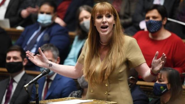 La diputada laborista, Angela Rayner, durante una sesión en el Parlamento Británico.