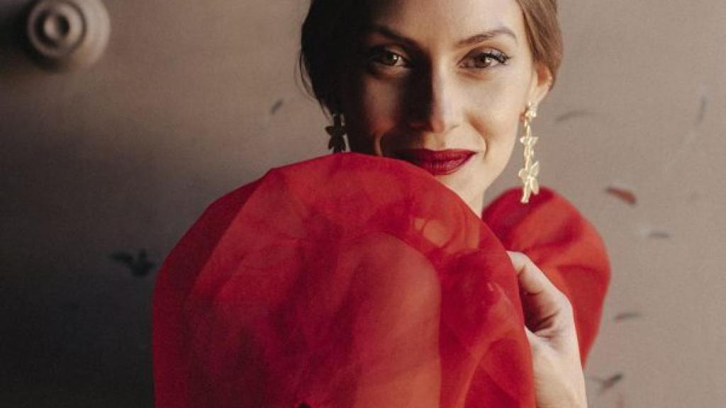 Modelo con joyas de Petrïta.