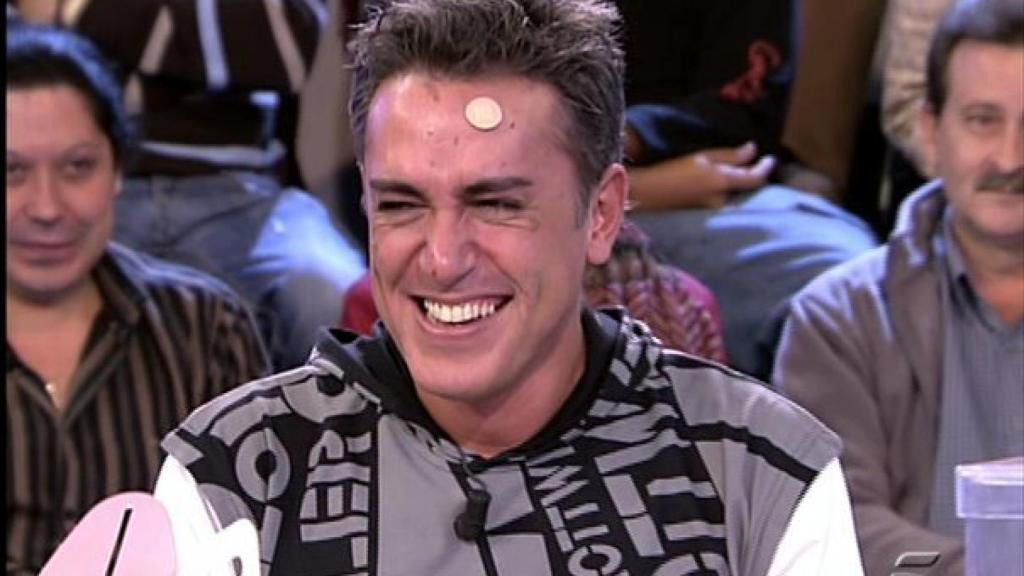 Kiko Hernández, en 'Sálvame' con la cara quemada tras freír rosquillas