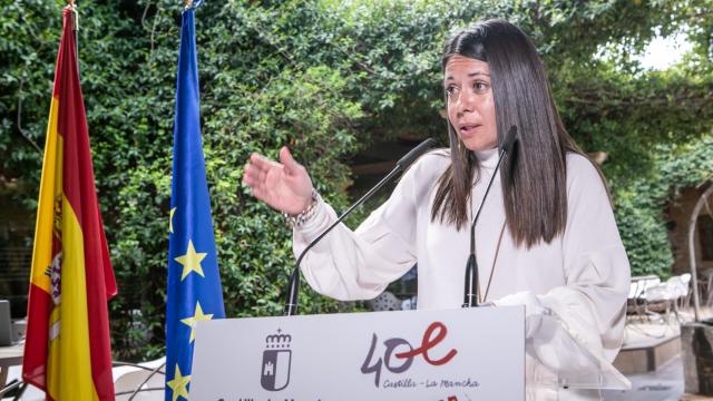 Bárbara García Torijano, consejera de Bienestar Social de Castilla-La Mancha, este martes en Ballesteros de Calatrava (Ciudad Real).