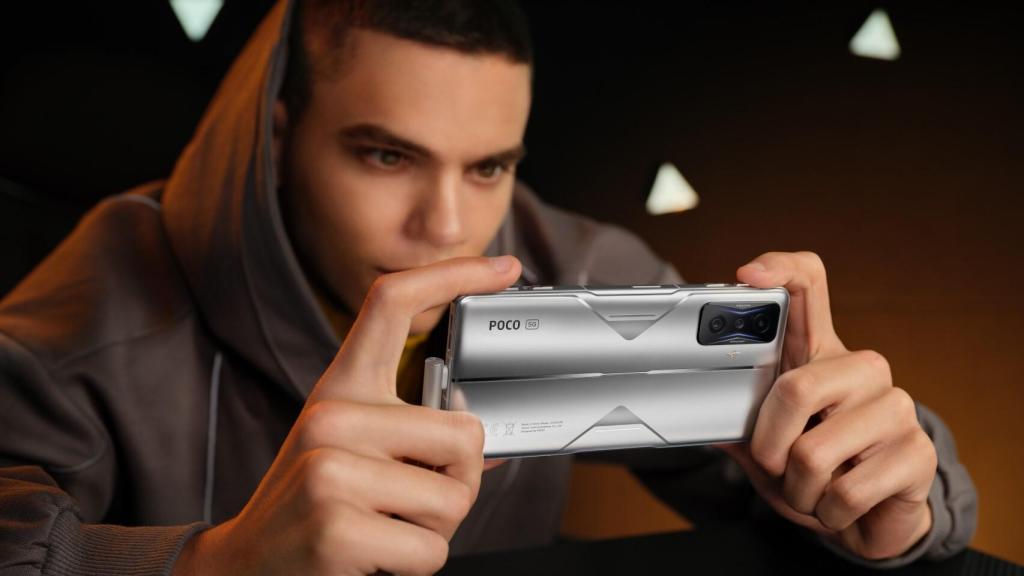 POCO F4 GT
