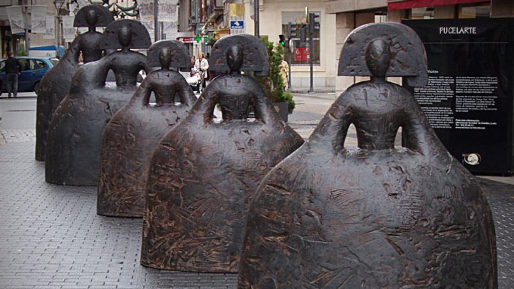 Meninas de Manolo Valdés en Valladolid.
