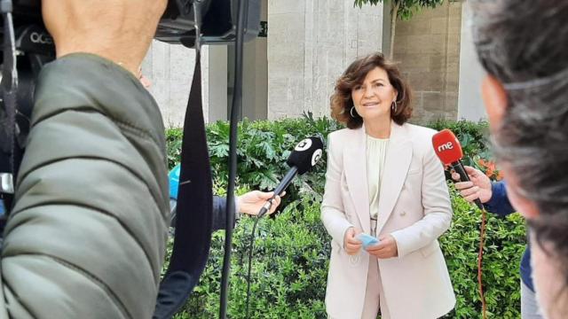 La presidenta de la comisión de Igualdad del Congreso critica en Valencia la actitud de la ministra en referencia al Rey.