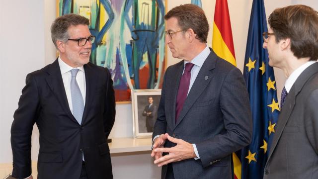 Núñez Feijóo con el CEO de Altri, José Soares de Pina.