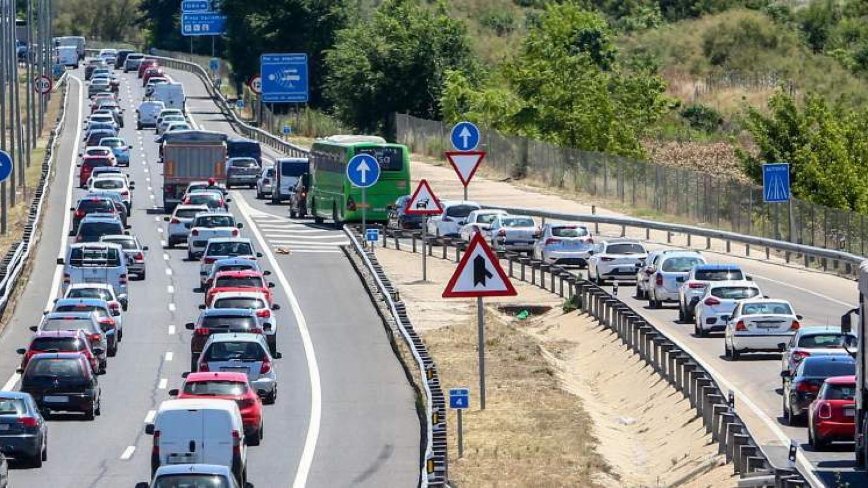 Tráfico en una carretera.