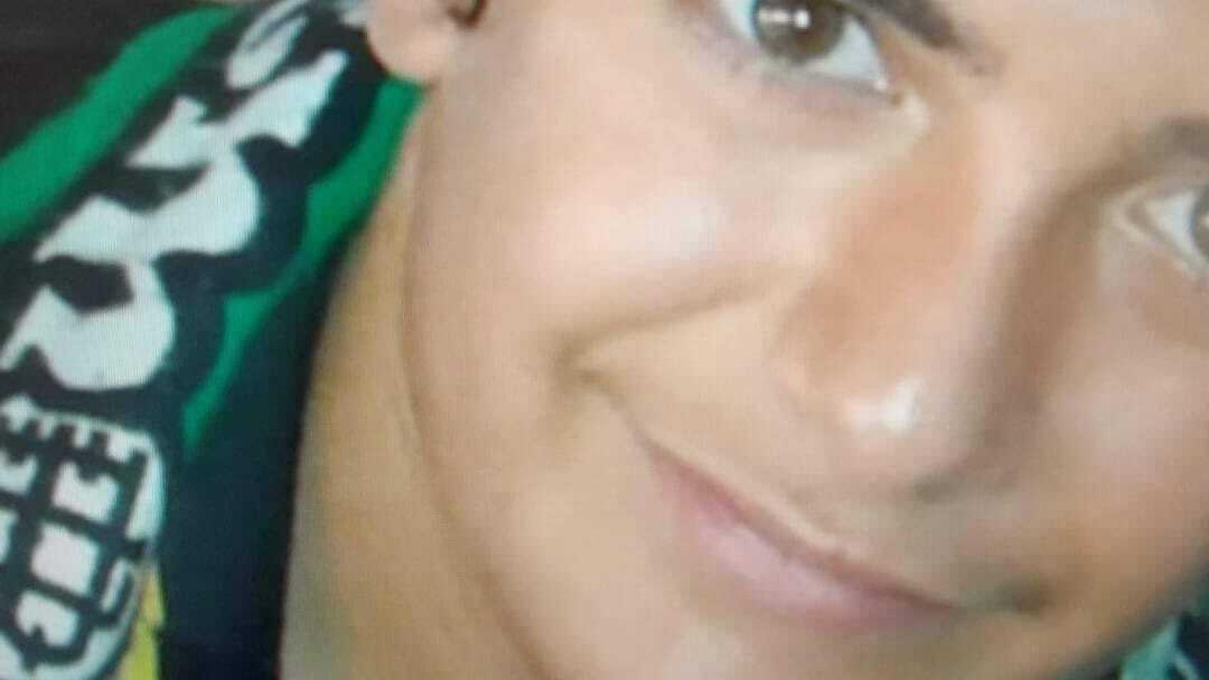 Hijo de Aurora con la bufanda