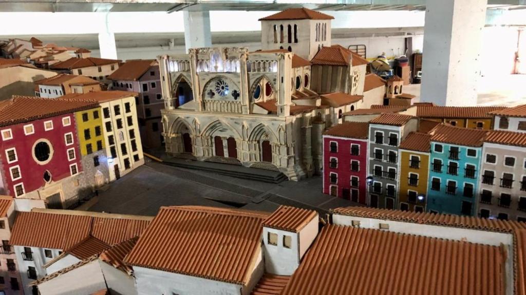 Parte de la maqueta de Cuenca que elabora desde hace años Juan Carlos Evangelio.