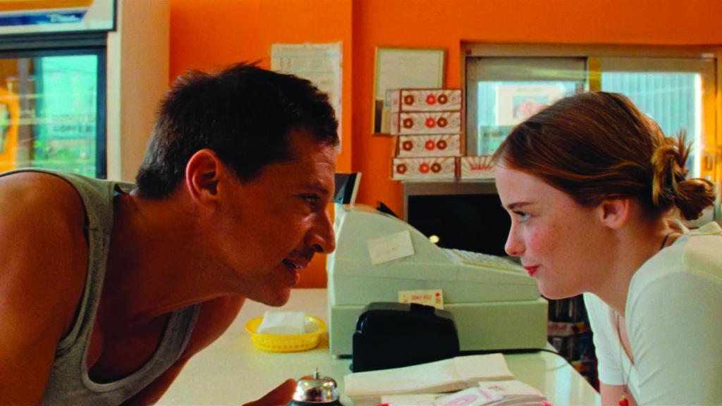Los actores Simon Rex y Suzanna Son en el filme. Foto: Drew Daniels