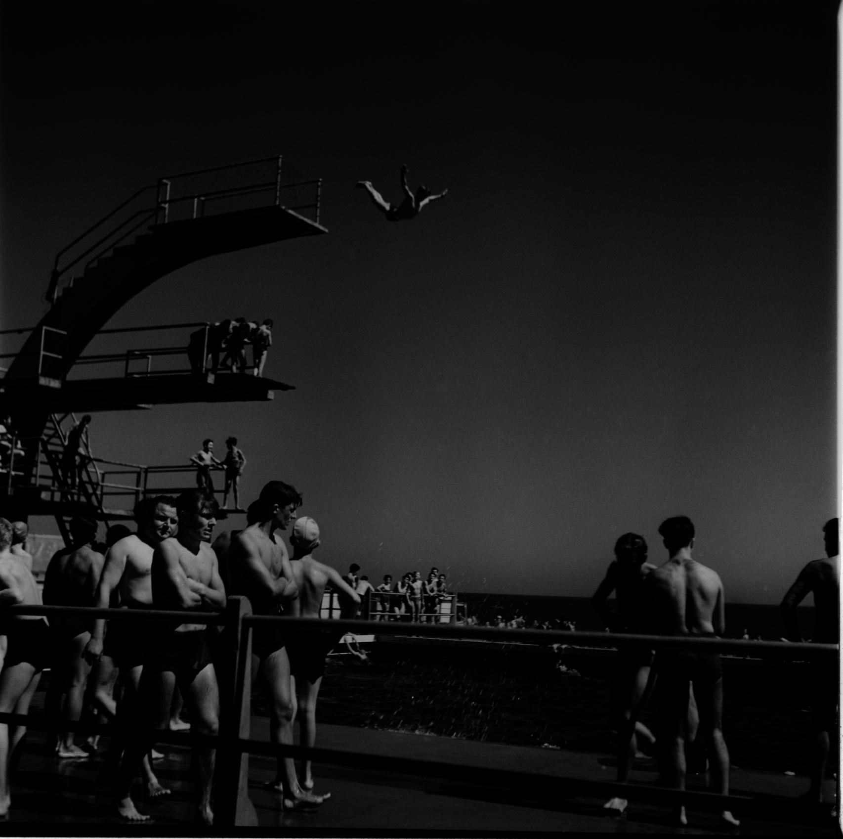 Francesc Català-Roca: ' Baños de San Sebastián en la Barceloneta', 1952
