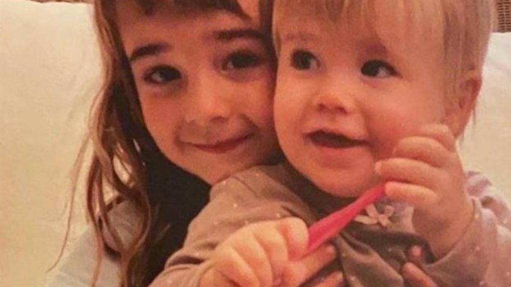 Anna y Olivia.