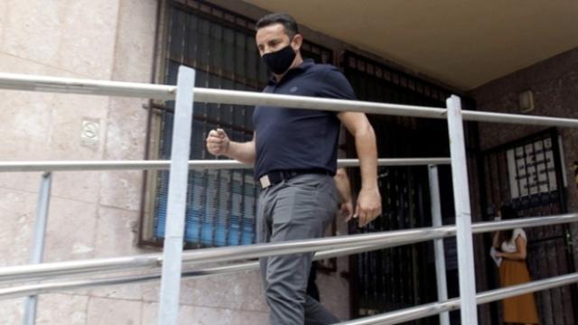 El alcalde de La Nucía, Bernabé Cano, saliendo del juzgado, en imagen de archivo.