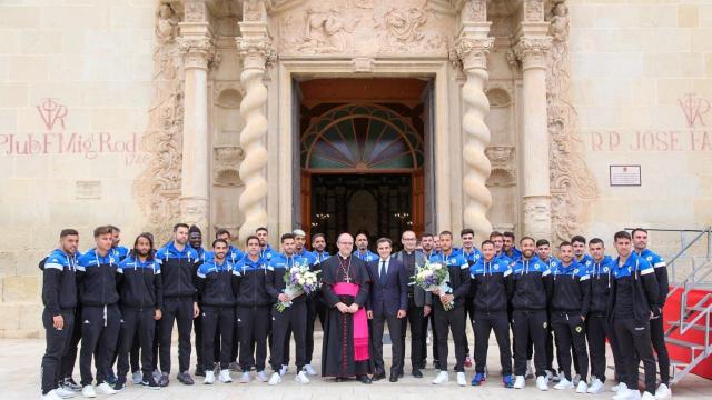 El Hércules visita la Santa Faz antes de la romería de Alicante.