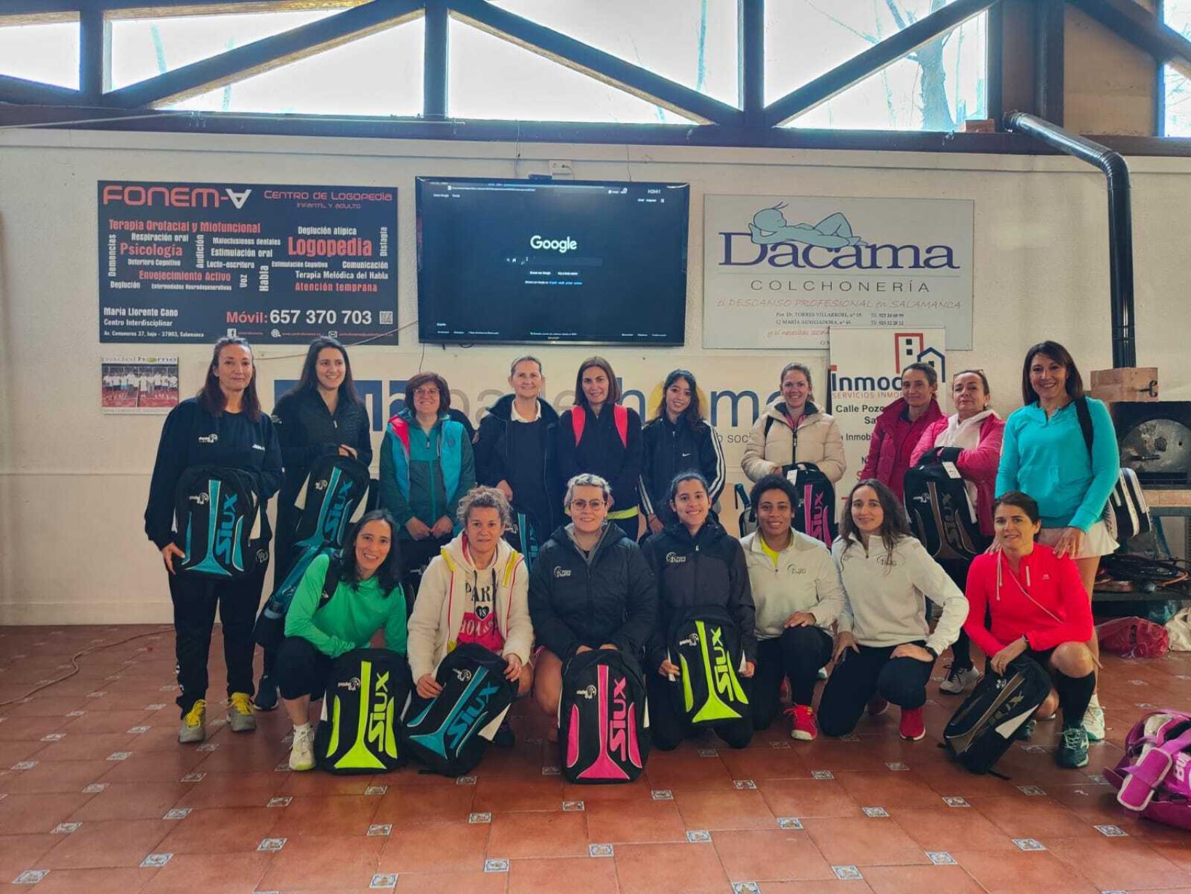Participantes en la joranda 'Pádel y Mujer' celebrada en Salamanca