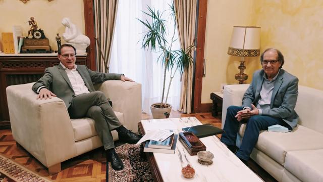 	El regidor de Fariza, Manuel Ramos, ha informado al subdelegado del Gobierno acerca de la situación de su municipio