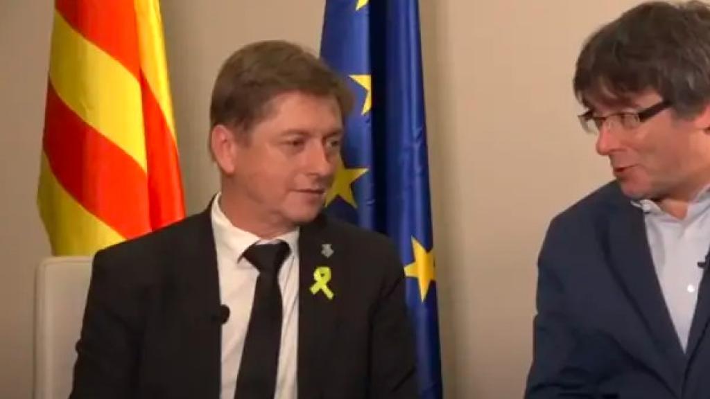 Salvador Balliu junto a Carles Puigdemont en Bélgica.