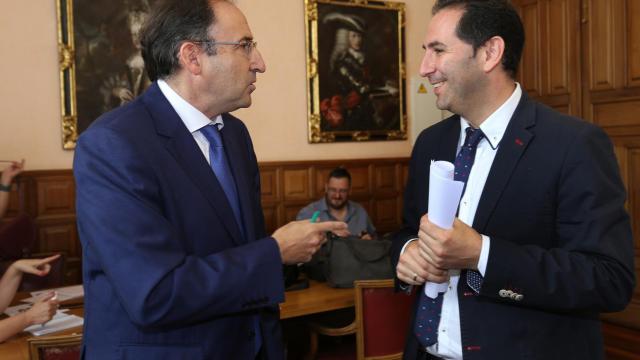 El alcalde de Palencia, Mario Simón (D); y el primer teniente de alcalde, Alfonso Polanco (I)