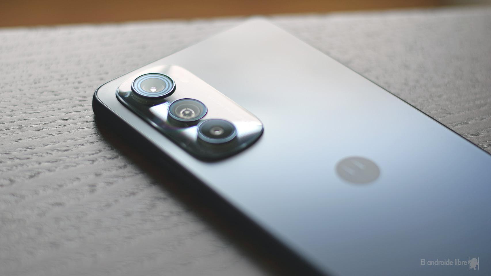 Primeras sensaciones con el Motorola Moto Edge 30, el móvil 5G más fino