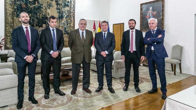 Encuentro entre García-Page y los representantes de Solaria.