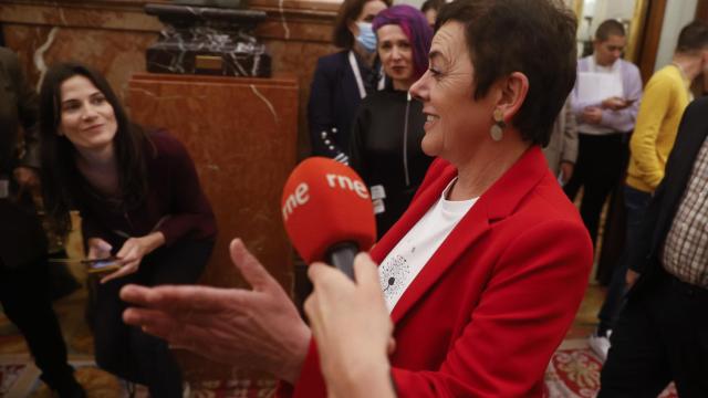 La portavoz de EH Bildu, Mertxe Aizpurua, a su llegada al pleno celebrado este jueves en el Congreso.
