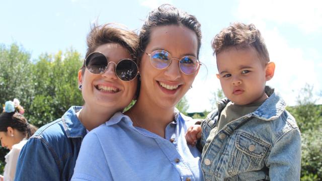 Leticia y Alba junto a su hijo Daniel.