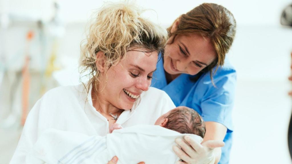 La serie expone explorar temas tabús a través de las situaciones de las mujeres que llegan a la sala de maternidad.