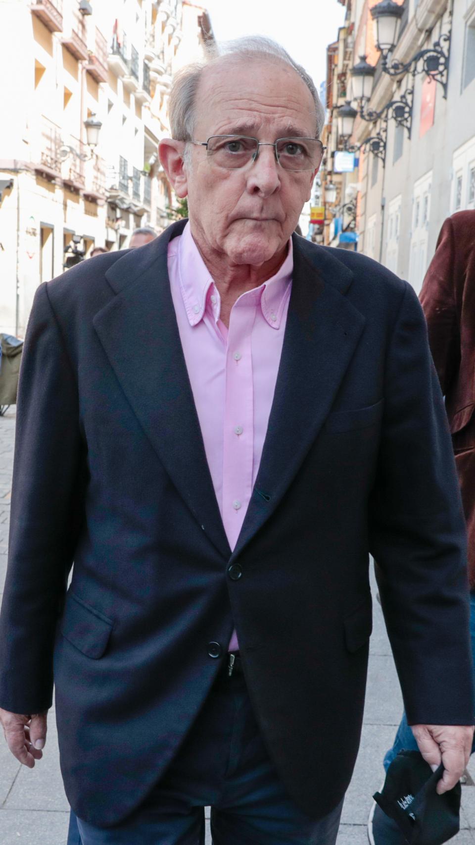 Emilio Gutiérrez Caba a su llegada al Teatro Español este viernes 29 de abril de 2022.
