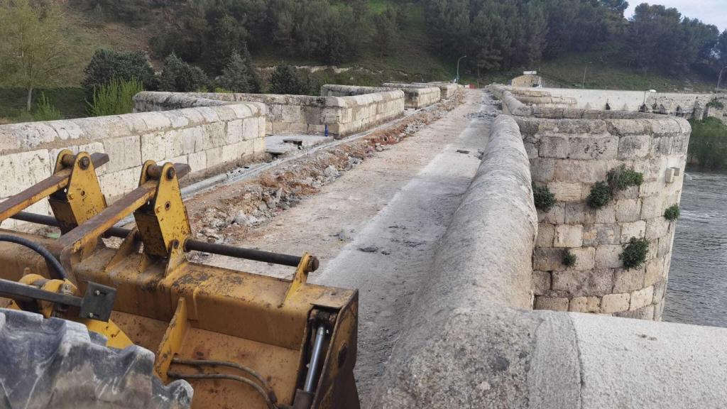 El puente, en obras
