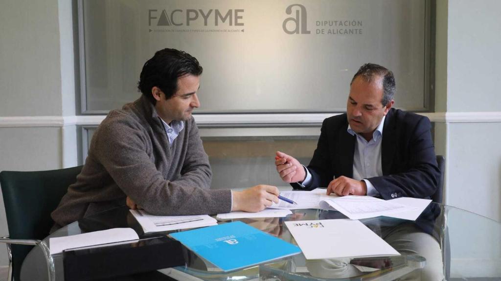 El diputado Eduardo Dolón y el presidente de Facpyme, Carlos Baño.