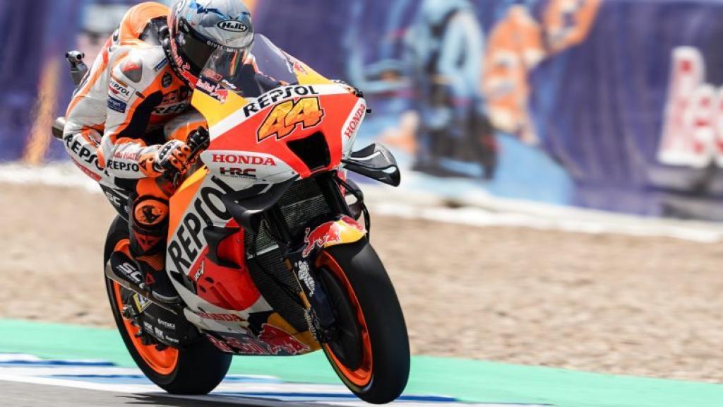 Pol Espargaró pilota su Honda RC213V, en el circuito de Jerez-Ángel Nieto.