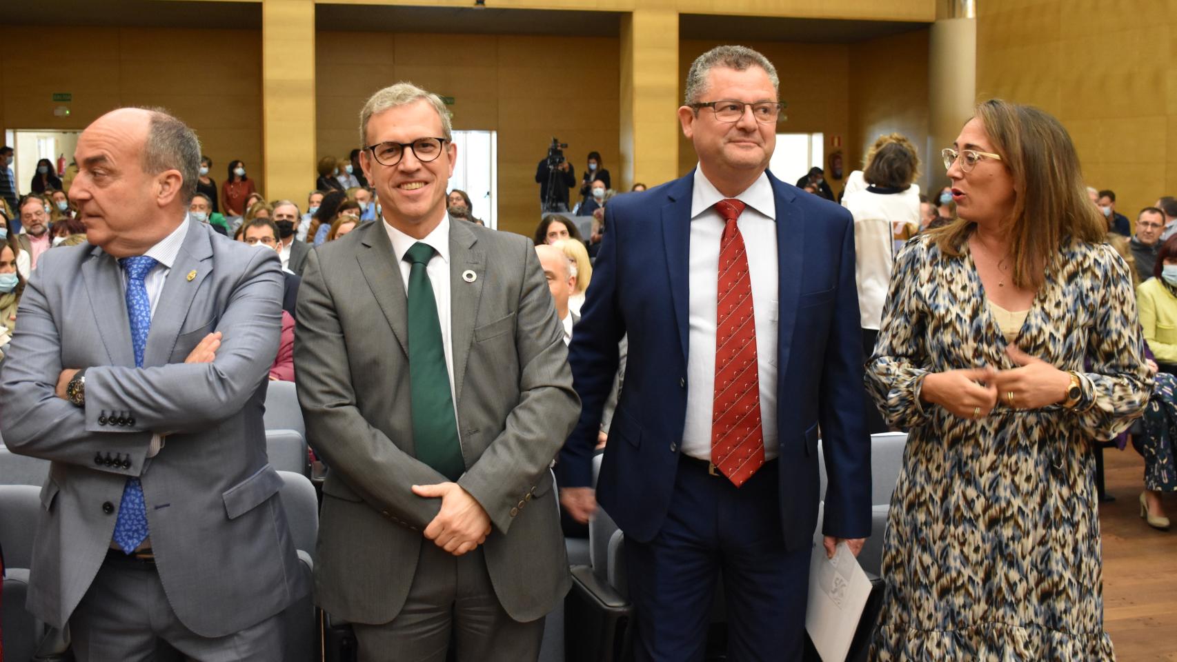 Los consejeros de Industria, Mariano Veganzones, Agricultura, Gerardo Dueñas, y Movilidad y Transformación Digital, María González, en la toma de posesión de altos cargos.
