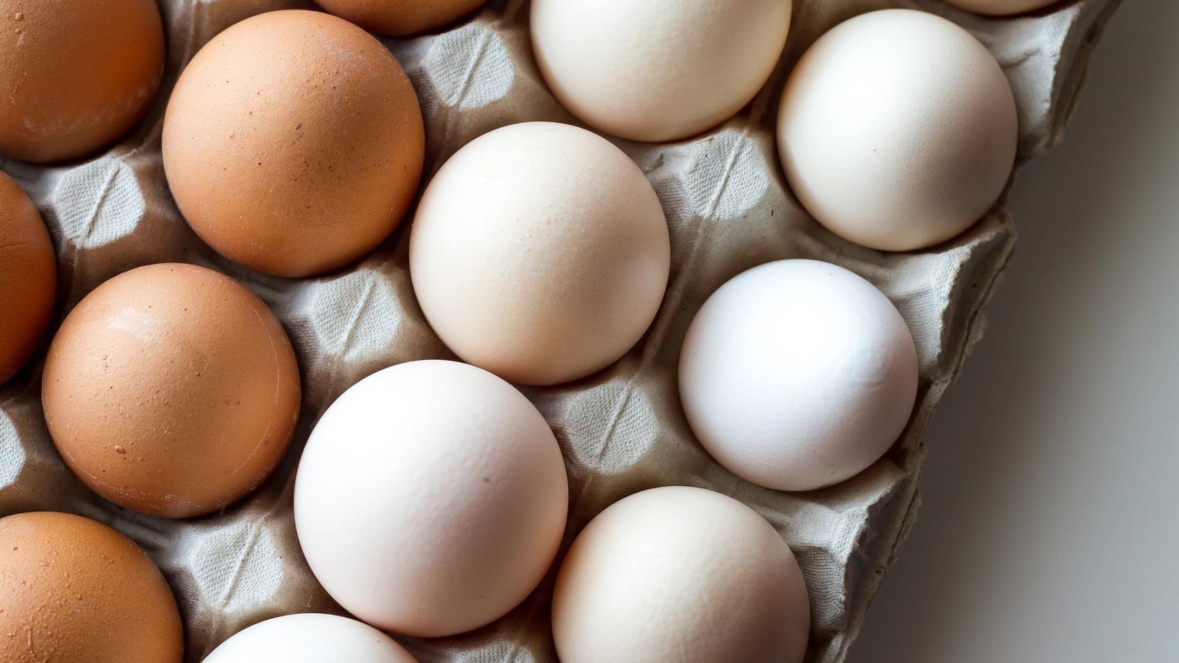 Un paquete con huevos.
