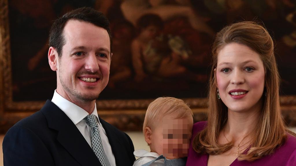 Felipe de Serbia junto a su mujer, la princesa Danica, y su hijo en una imagen de archivo.