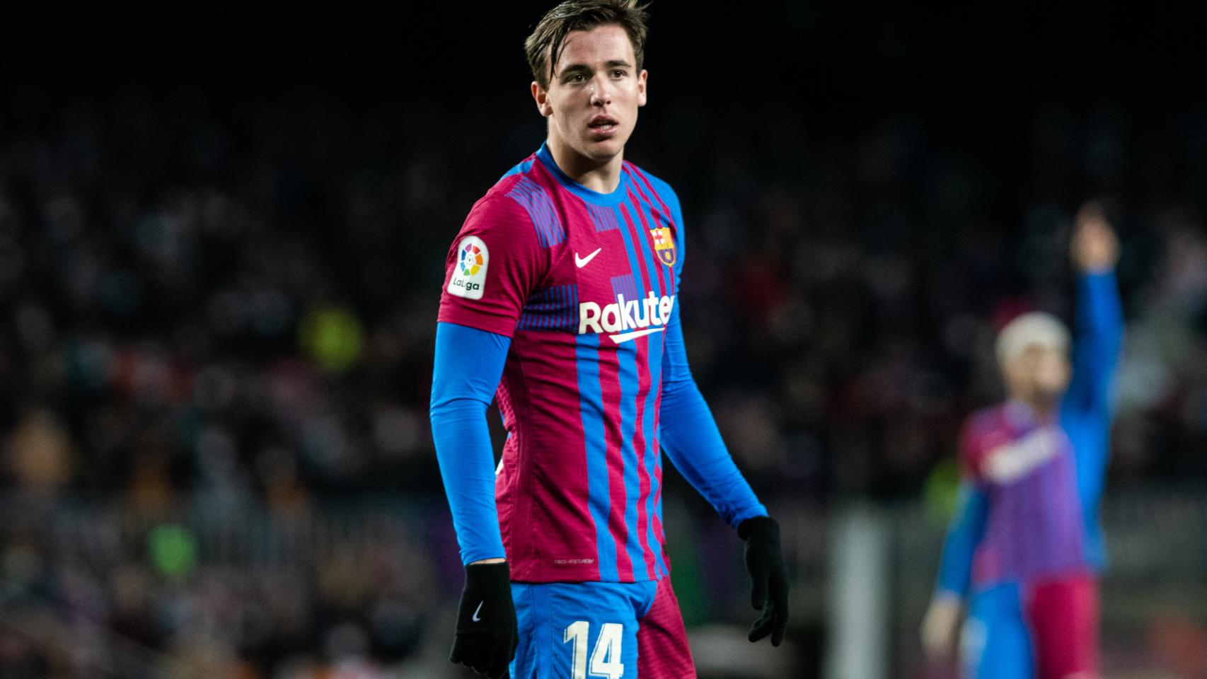 Nico González durante un partido con el Barça
