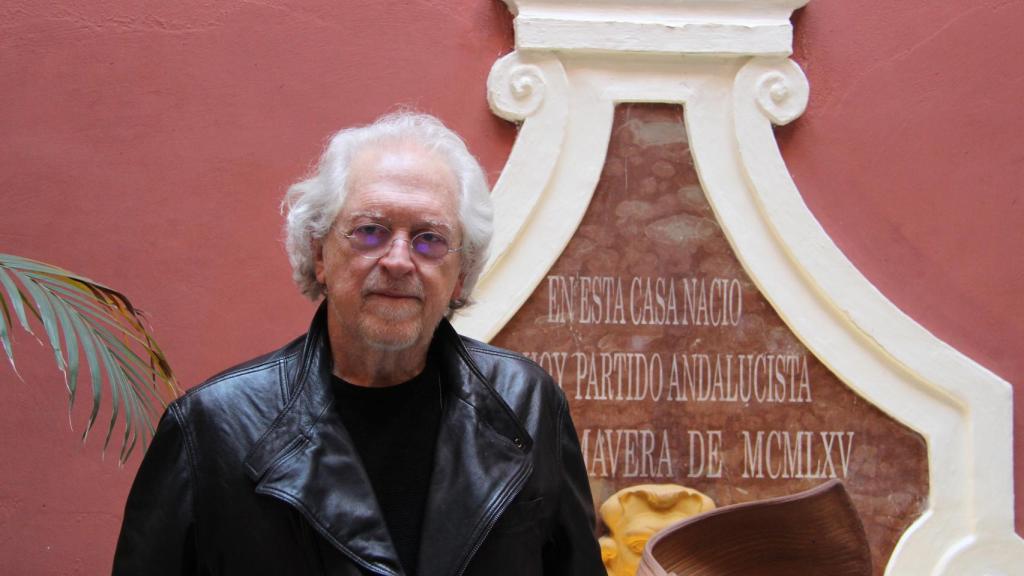 Alejandro Rojas Marcos en la Casa en la que se fundó el Partido Andalucista.