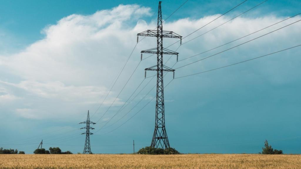 Los expertos de la UE proponen un freno de emergencia para topar el precio de la luz en crisis