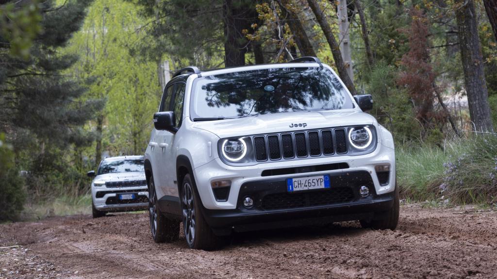 Jeep mantiene la esencia aventurera y lo compagina con motores más sostenibles.