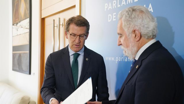 El presidente de la Xunta, Alberto Núñez Feijóo, y el titular del Parlamento gallego, Miguel Santalices, hoy.