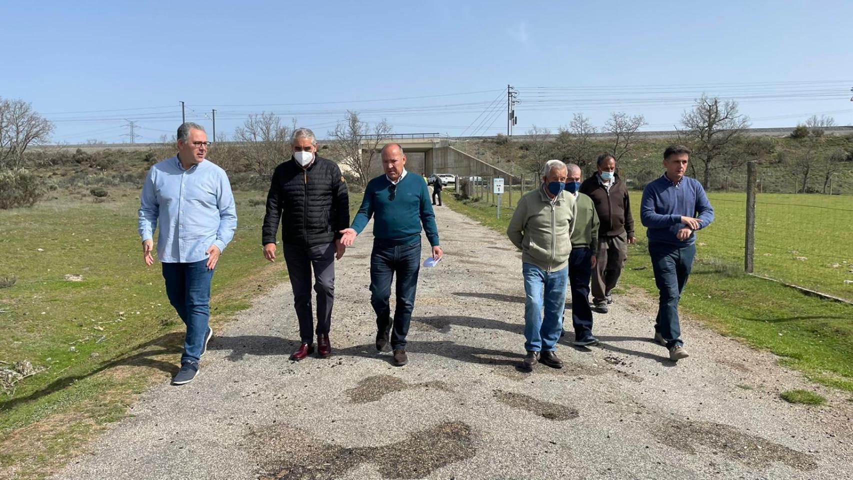 Visita de José María Barrios, Jesús María Prada Saavedra y Ramiro Silva Monterrubio a la comarca
