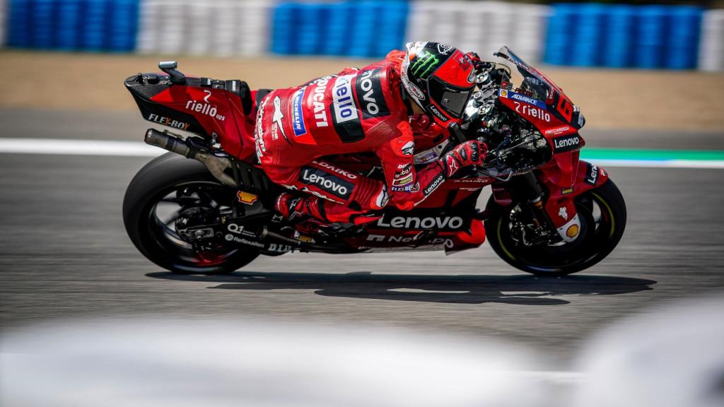 Pecco Bagnaia traza un viraje con su GP22, en el circuito de Jerez-Ángel Nieto.