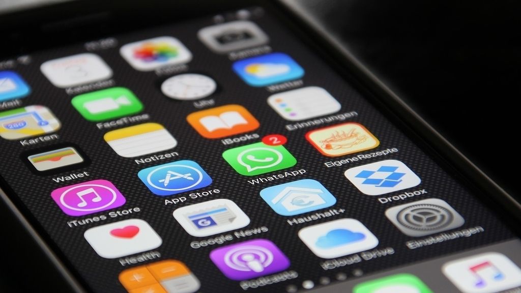 Aplicaciones en la pantalla de un teléfono móvil.