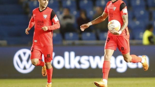 Febas y Roberto tras el gol del Málaga en Las Palmas