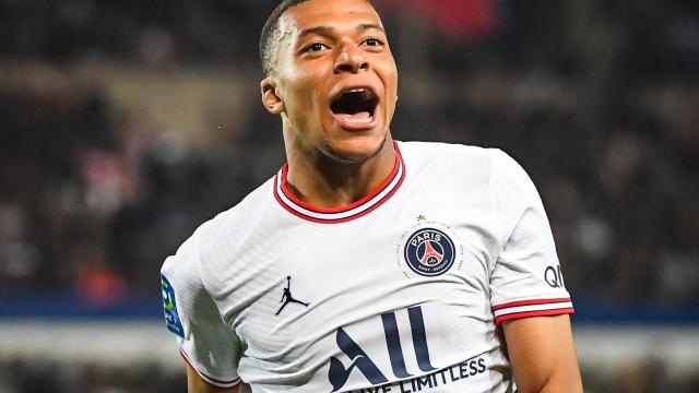 Kylian Mbappé, celebrando un gol con el PSG en la temporada 2021/2022