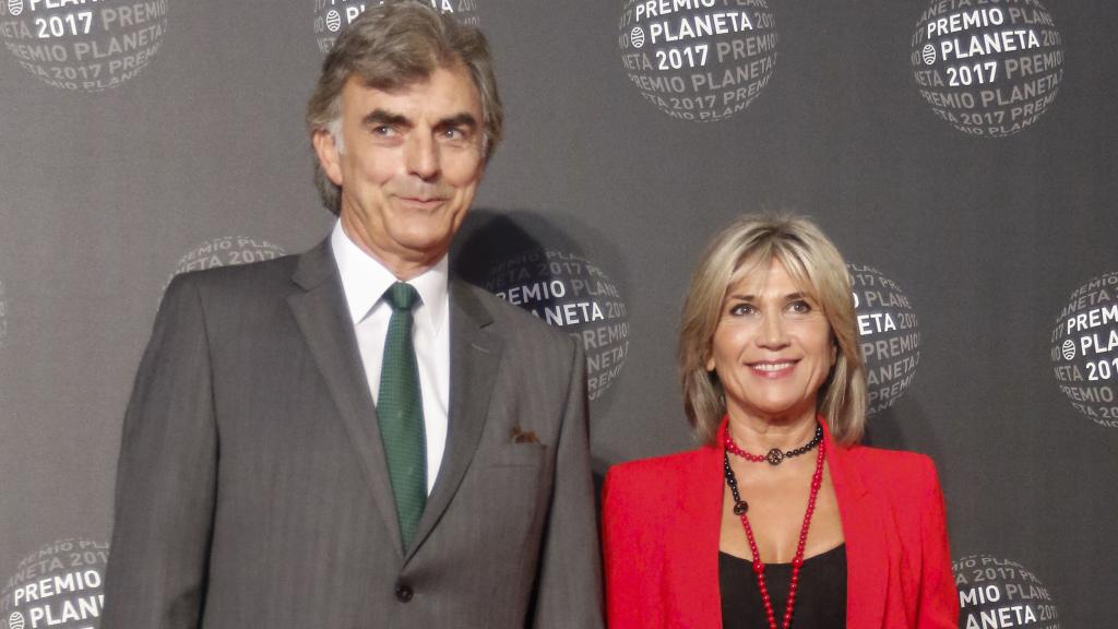 Julia Otero junto a Josep Martínez.
