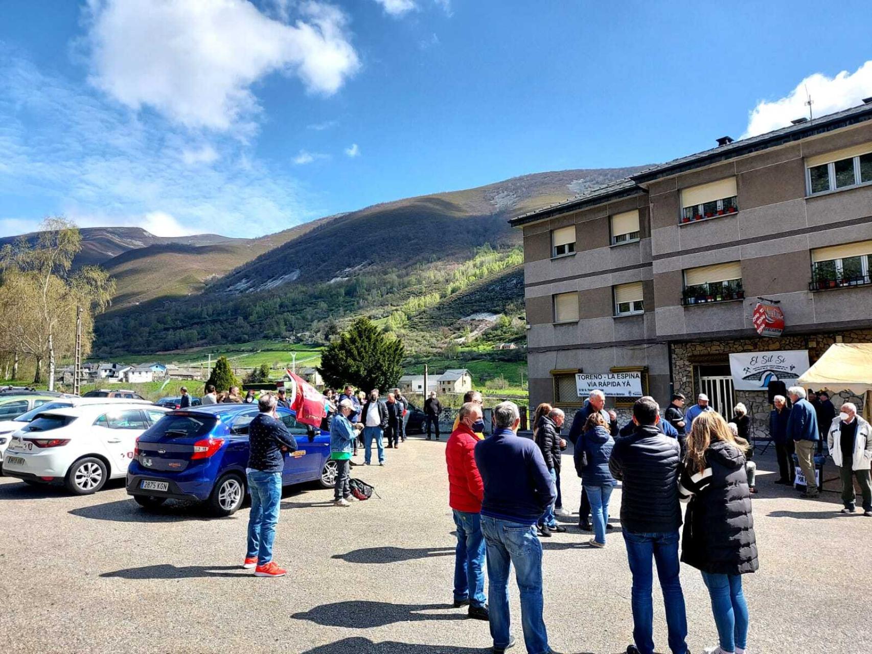 Imagen de la concentración de este lunes en Valdeprado (León).