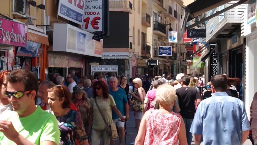 Los bonos #BenidormTeDaMás se podrán pedir a partir del 16 de mayo.