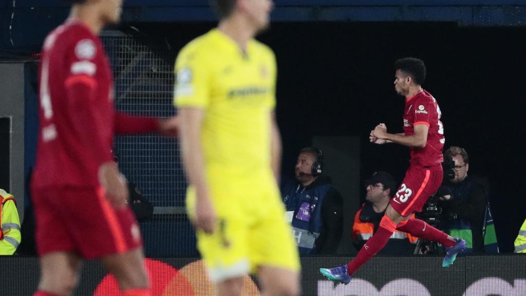 Luis Díaz celebra su gol.