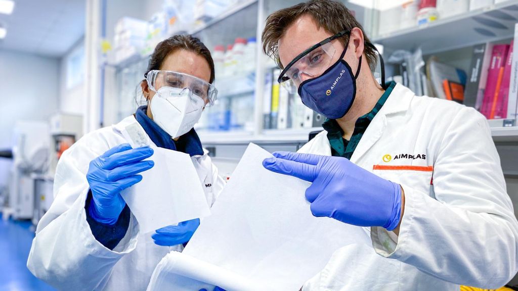 Proceso de investigación en nuevos materiales para mascarillas.