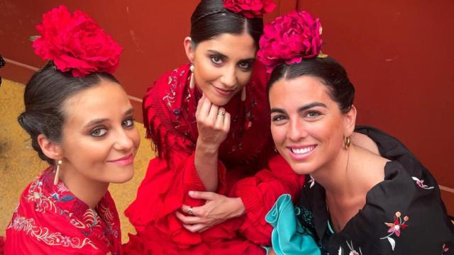 Victoria Federica con sus amigas en la Feria de Abril.