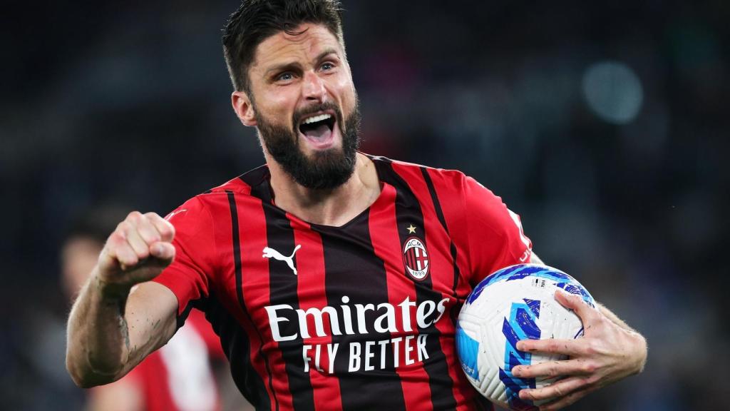 Olivier Giroud, en un partido del AC Milan de la temporada 2021/2022