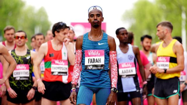 Mo Farah antes de su salida en la Vitality de Londres